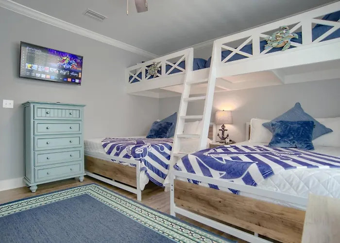 Holiday home Spacious House With Private Patio And Pool Access *