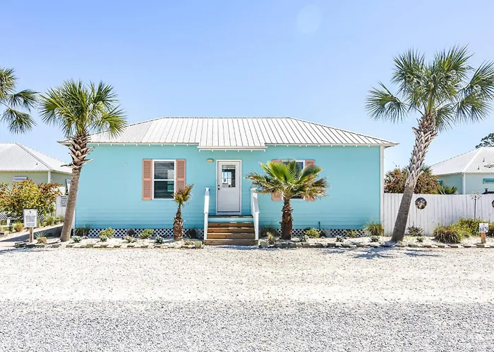 Holiday home Spacious House With Private Patio And Pool Access *