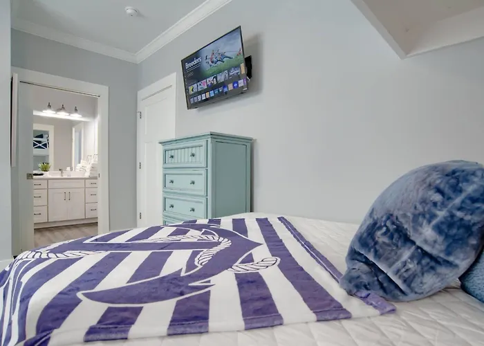 Holiday home Spacious House With Private Patio And Pool Access *