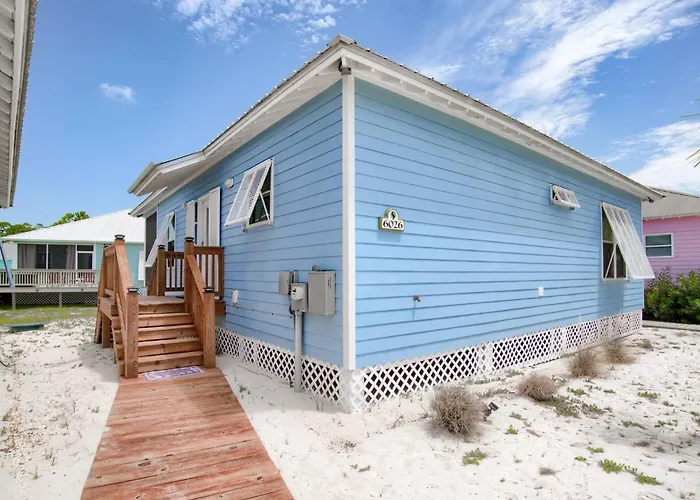 Holiday home Spacious House With Private Patio And Pool Access *