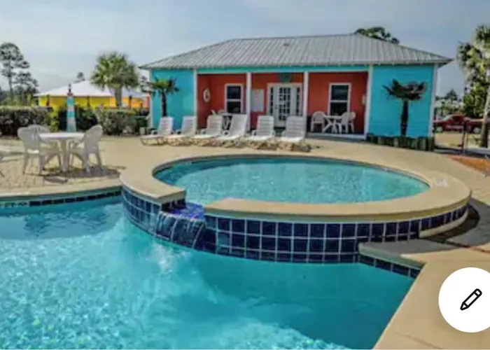 Spacious House With Private Patio And Pool Access *