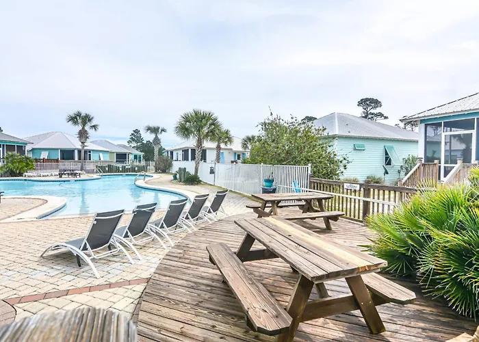 Holiday home Spacious House With Private Patio And Pool Access
