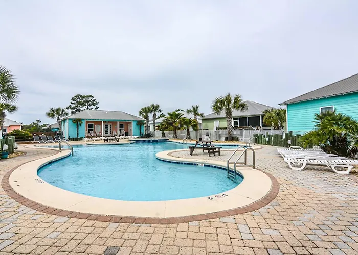 Spacious House With Private Patio And Pool Access *