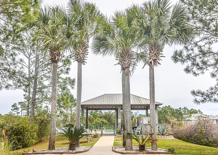 Spacious House With Private Patio And Pool Access *