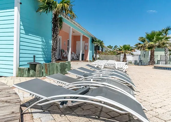 Holiday home Spacious House With Private Patio And Pool Access